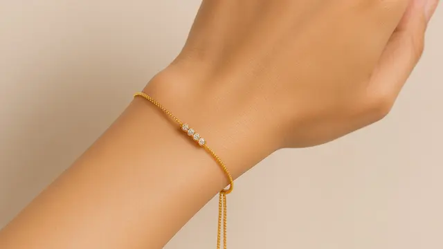 7 Model Gelang Emas Motif untuk Tangan Kecil, Bikin Tampilan Mewah Elegan di 2025